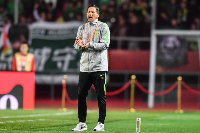 穆迪25分青岛加时胜天津 顾全40分深圳胜山东